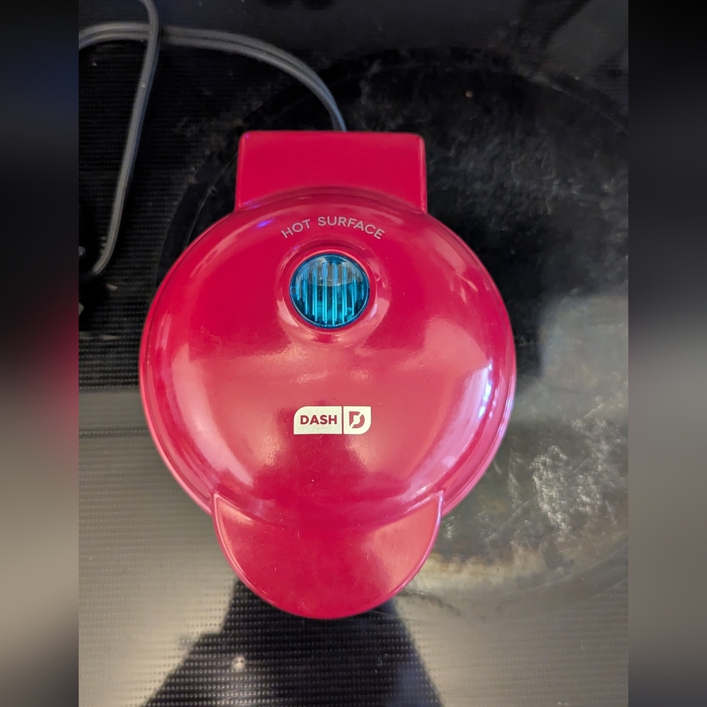 Dash Pink Mini Waffle Maker